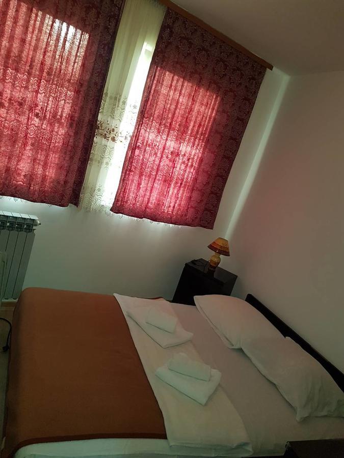 Motel Luxor Visoko Buitenkant foto