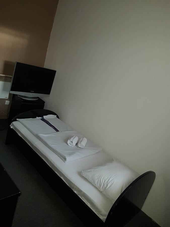Motel Luxor Visoko Buitenkant foto