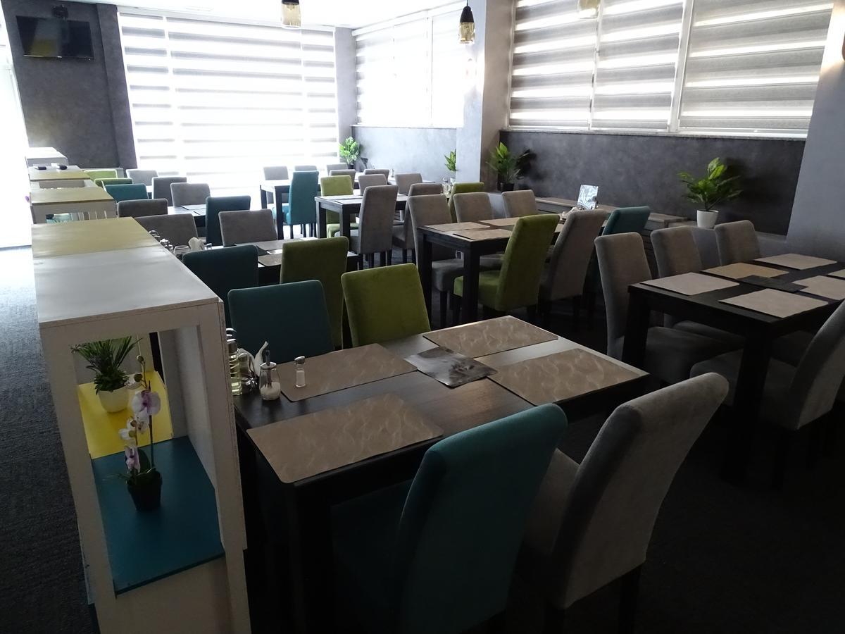 Motel Luxor Visoko Buitenkant foto