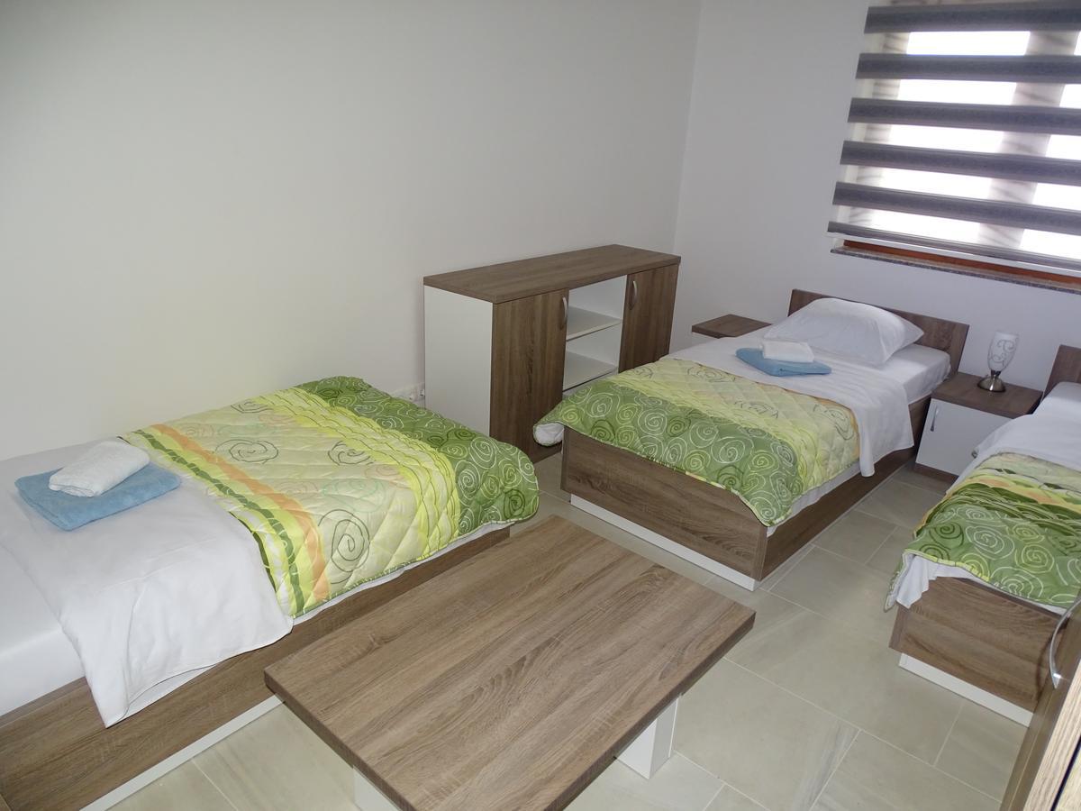Motel Luxor Visoko Buitenkant foto