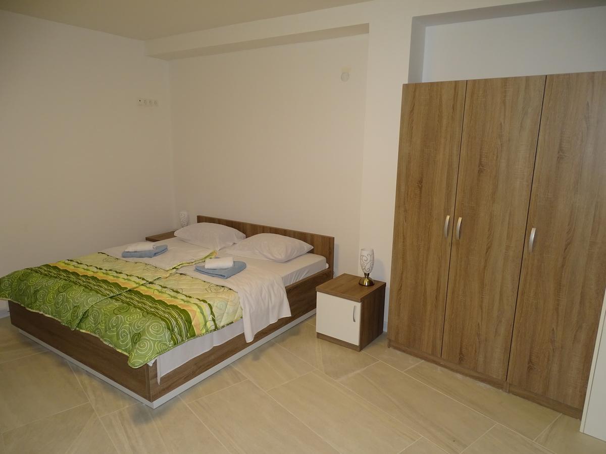Motel Luxor Visoko Buitenkant foto