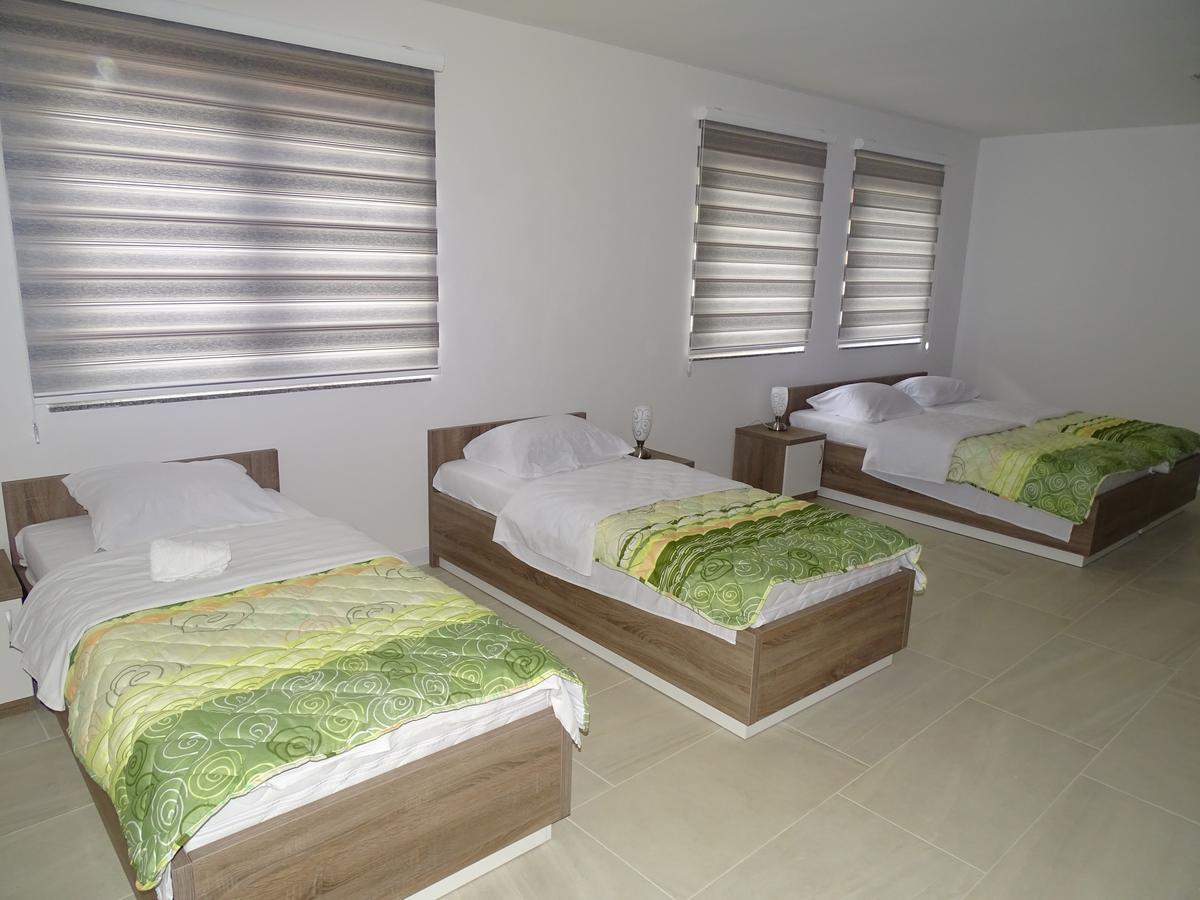 Motel Luxor Visoko Buitenkant foto